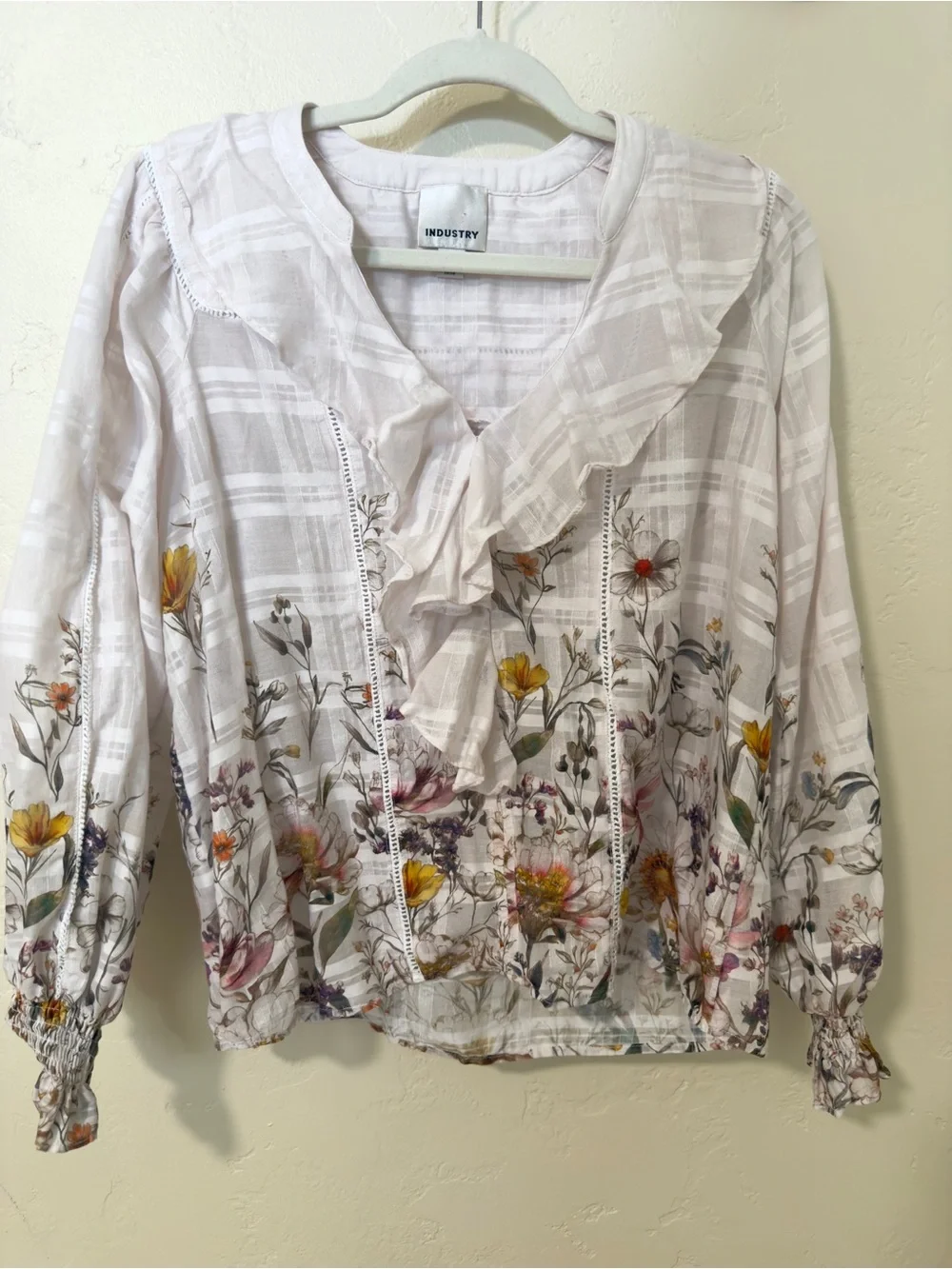 Anthropologie Industry Ivory Floral Ruffle V-Neck Blouse Cotton size Medium